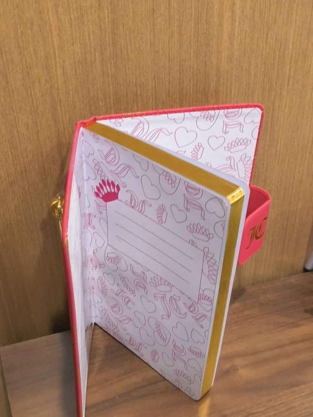 NWT Juicy Couture Hot Pink Royal Queen Journal with Gold Crown Pen